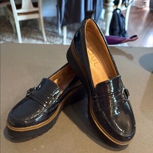 SOUL Naturalizer Black Flats with Glossy Finish